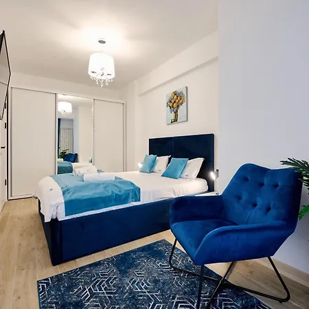 Blue Seven In Infinity Apartment *
