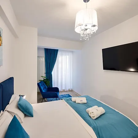 Blue Seven In Infinity Apartment