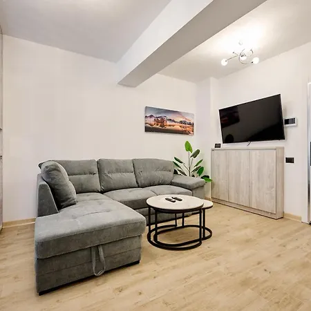 Blue Seven In Infinity Năvodari